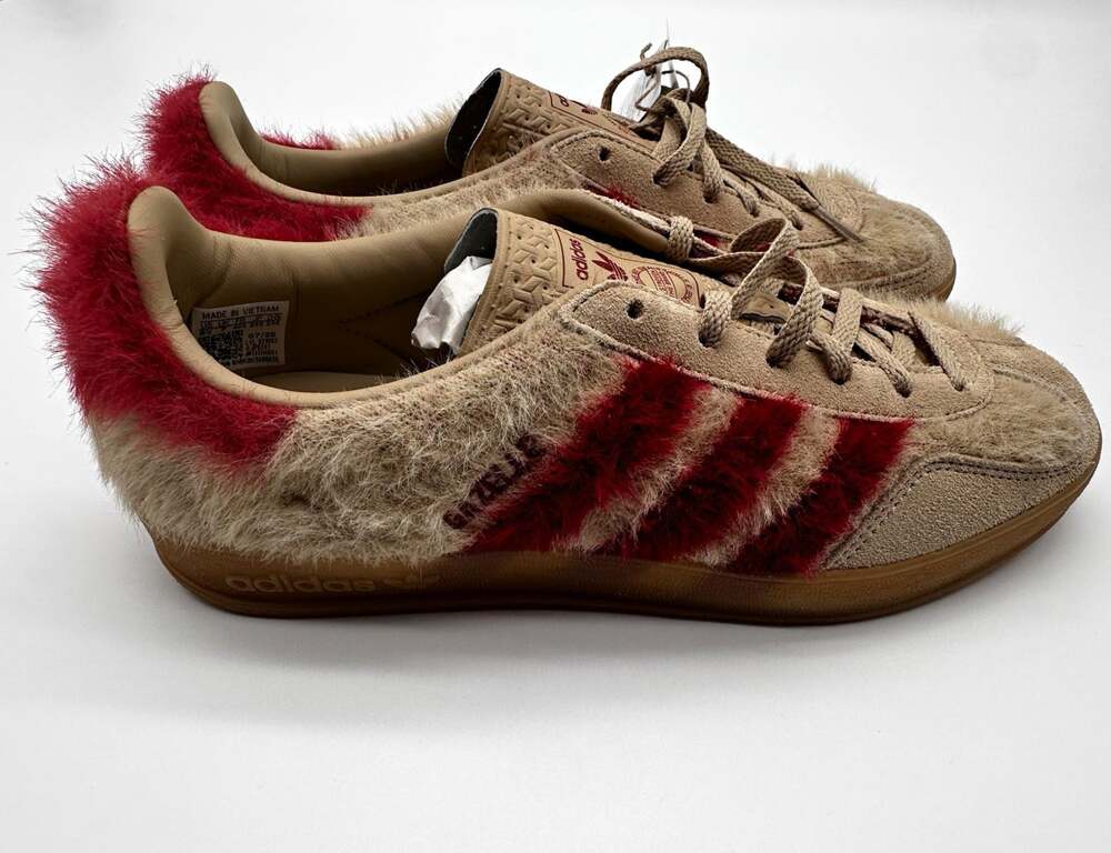 adidas Gazelle Women’s 8.5 Indoor Striped Low Top JP8341